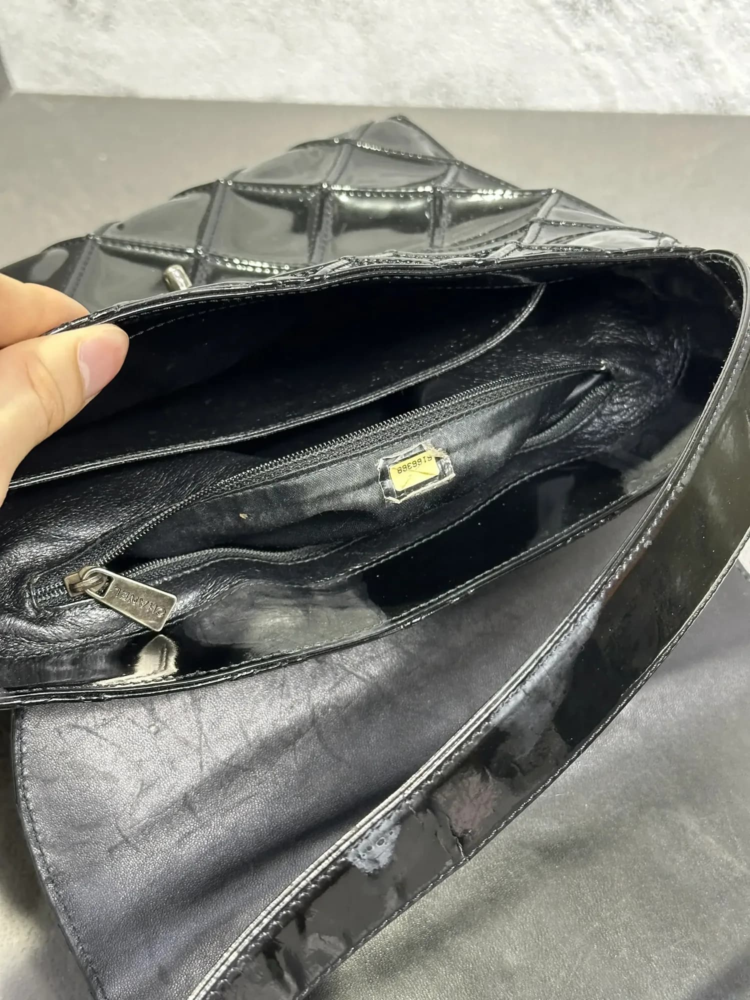 가방 -샤넬 -리폼 -빈티지 페이턴트 가죽 퀼팅 숄더백 수선 전 사진 10