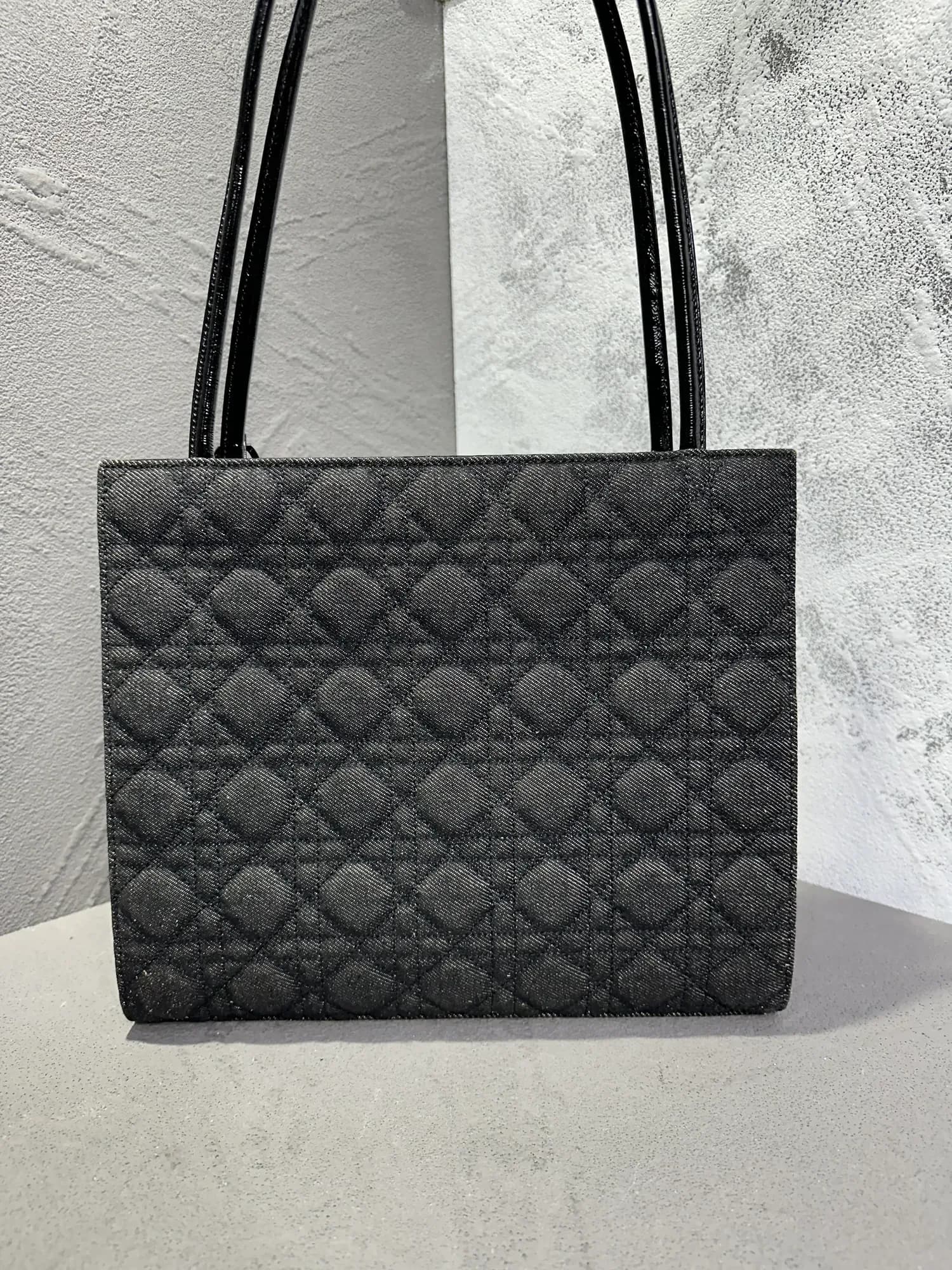 가방-디올-리폼 - 크리스챤 디올의 Lady Dior 데님 토트백 수선 후 사진 2