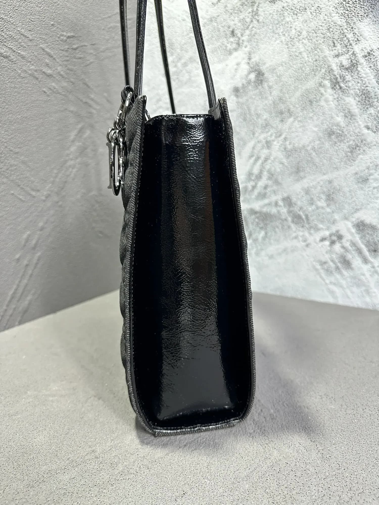 가방-디올-리폼 - 크리스챤 디올의 Lady Dior 데님 토트백 수선 후 사진 5